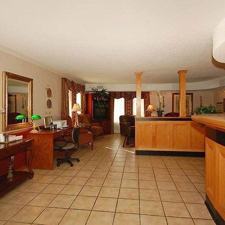 Red Roof Inn Forrest City Dalaman gambar